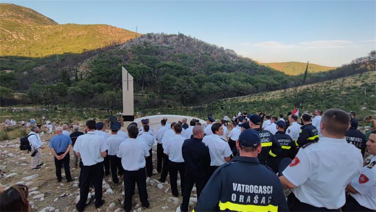 Slika /slike/Vijesti/Spomenik Komlenac (3).jpg